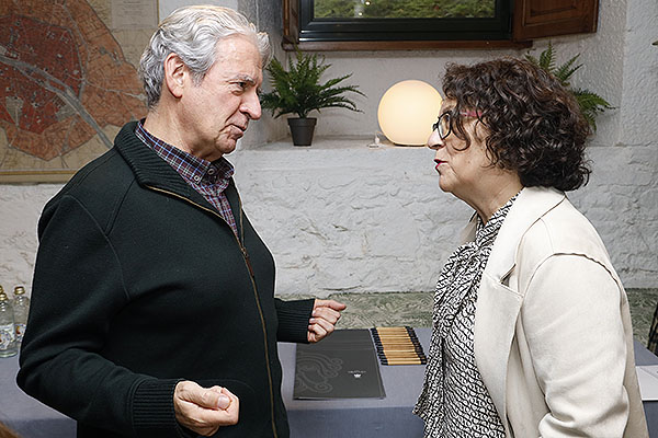 Francisco Javier de Toro y Carmen López Rodríguez, directora asistencial sanitaria de la Federación Gallega de Enfermedades Raras e Crónicas (Fegerec).