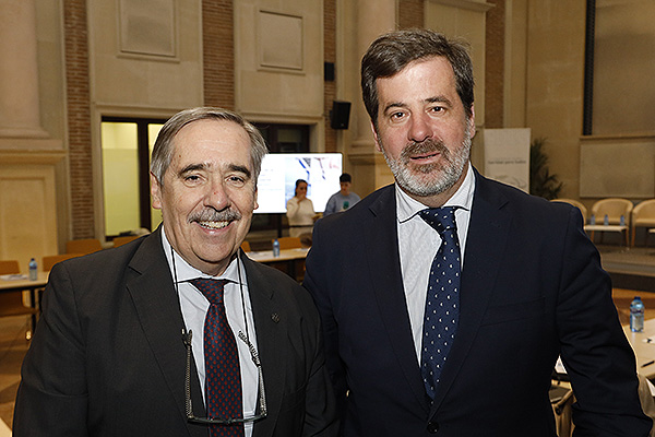 Fernando Mugarza, director de Comunicación y Relaciones Institucionales de la Fundación IDIS; y Carlos Rus.