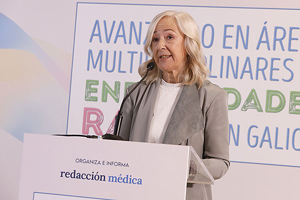 Estrella López-Pardo, gerente del Servizo Galego de Saúde, ha explicado la importancia de la 'Estratexia galega de saúde 2023-2030' en el tratamiento de enfermedades raras.