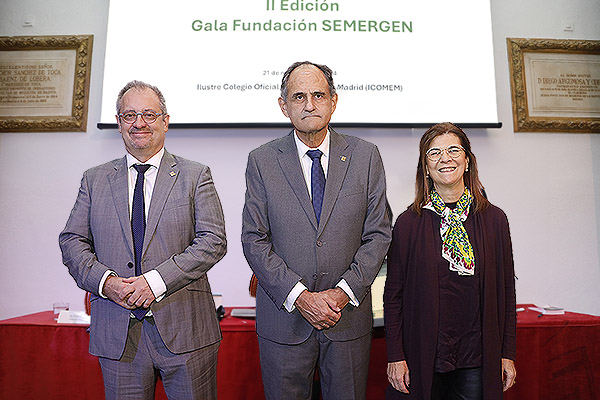 Rafael Micó, vicepresidente de Semergen; José Polo; y Lourdes Martínez, vicepresidente de Semergen.