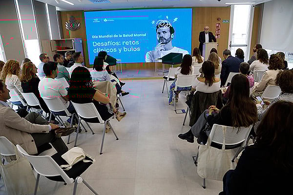 Aspecto de la sala durante la Jornada del Día Mundial de la Salud Mental.