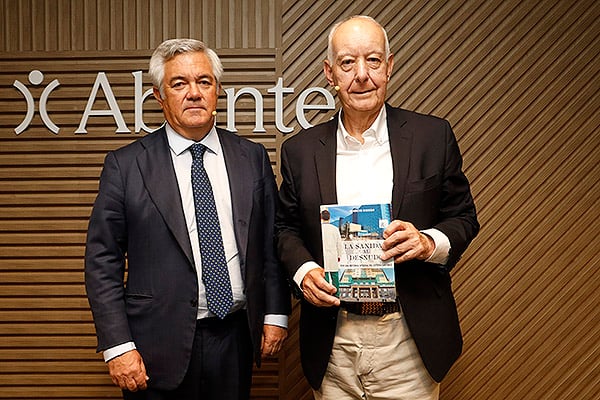 Santiago Satrústegui, presidente de Abante; e Ignacio Riesgo.