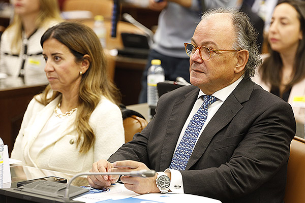 Mar Fábregas y Ángel Luis Rodríguez de la Cuerda.
