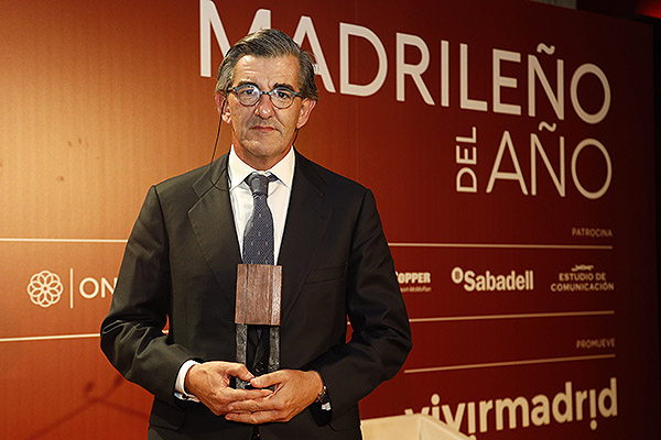 Juan Abarca Cidón, presidente de HM Hospitales, recibe el premio Madrileño del año.