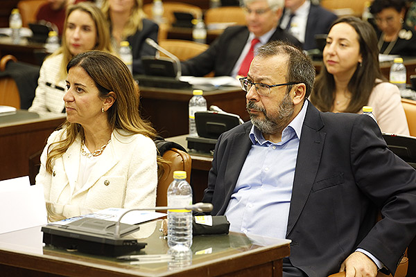 Mar Fábregas y César Hernández.