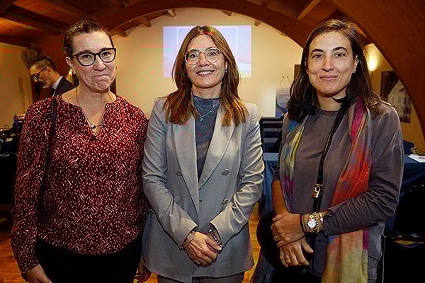 María Cruz Martínez, jefa de la Unidad de Bioquímica del Hospital de Soria; Laura Fernández, directora Técnica de Asistencia Sanitaria del Servicio de Salud de Castilla y León (Sacyl); y Marta León, directora médica del Hospital de Soria.