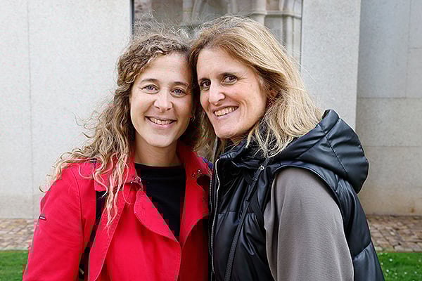 Laura Lozano, enfermera de la Gerencia de Atención Primaria de León; e Irene Álvarez, coordinadora de equipos de la Gerencia de Atención Primaria de León.