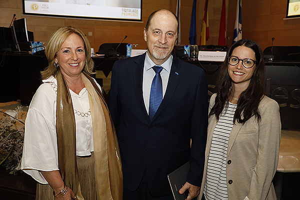 Edurne Portillo, directora comercial  de Promede; Víctor Cea; y Paloma Isasia.