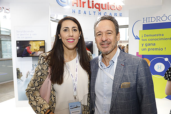 De Air liquide: Maróa Balabasquer, responsable de Market Acces ; y Ángel Pelliz, director de Delegación Norte.