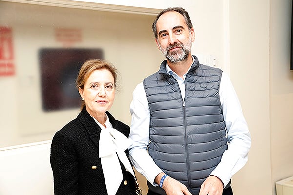Yolanda Fuentes, subdirectora de Enfermería del Hospital Causa Salamanca; y Jesús Sánchez, subdirector médico del Hospital Causa Salamanca.