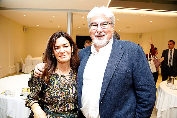 Marta Moya, subdirector del Hospital Clínico de Valladolid; y Javier Hernández, director médico del Hospital Danto Reyes.