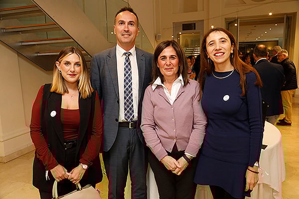 Sandra caballero, trabajadora social de la Federacion Española de las Enfermedades Raras (FEDER); Ricardo Fernández, miembro de junta directiva de FEDER; Marta Méndez, técnico de la dirección general de Planificación Sanitaria, Investigación e Innovación de la Consejería de Castilla y León; y Carolina Evans, trabajadora social de FEDER.