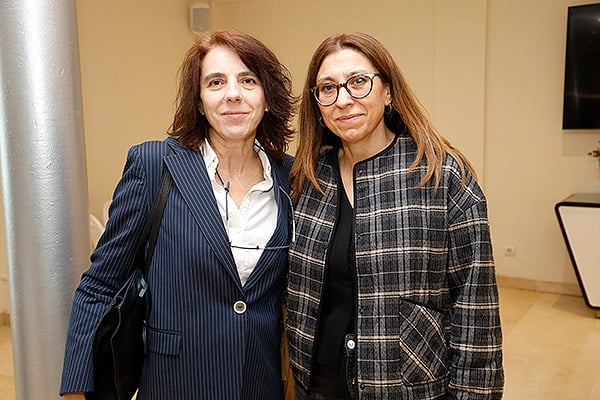 María Isidoro y Sonia Martín Pérez, directora general de Planificacion Sanitaria, Investigación e innovación.