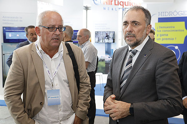 Ángel Facio, xerente da Xerencia de Xestión Integrada de Ferrol en Servizo Galego de Saúde; junto a García Comesaña.