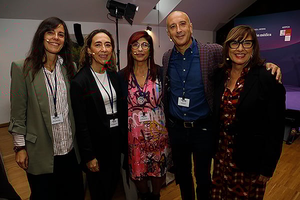 Beatriz Blanco, jefa del Área de Ingeniería de la Dirección General de Infraestructuras Sanitarias del Servicio Madrileño de Salud (Sermas); María del Carmen Rodríguez, directora Gerente del Complejo Asistencial de Salamanca; Dulce Ramírez, directora Médica del Hospital Infanta Cristina (Madrid). Vicepresidenta primera de la Junta Directiva de la Sociedad Española de Directivos de la Salud (Sedisa); Fernando Encinar, director Económico de la OSI Araba (Vitoria-Gasteiz); Cristina Granados, directora Gerente del Hospital Son Espases (Palma de Mallorca).