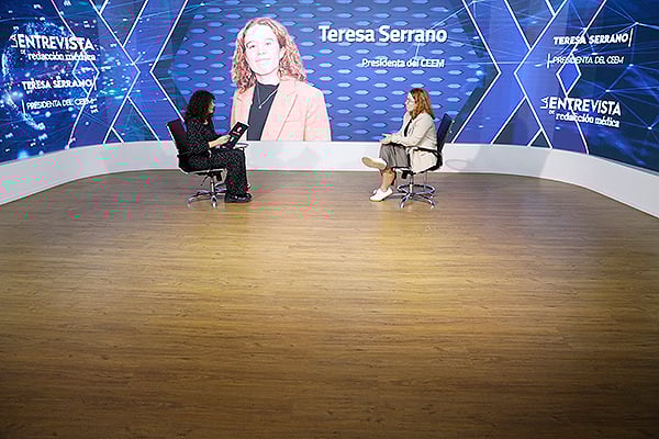 Un momento en la entrevista a Teresa Serrano.