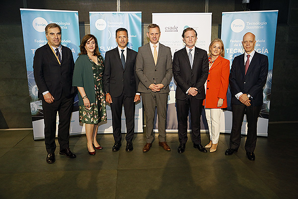 Foto de familia del 29 Encuentro del Sector de la Tecnología Sanitaria.