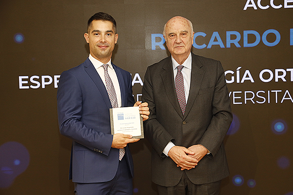 Riccardo Raganato, especialista en Cirugía Ortopédica y Traumatológica del Hospital Universitario La Paz de Madrid; y 