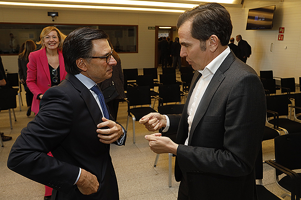 José María Alberdi, jefe de Servicio de Aparato Digestivo del Hospital de la Moraleja y Virgen del Mar; e Iñaki Peralta.