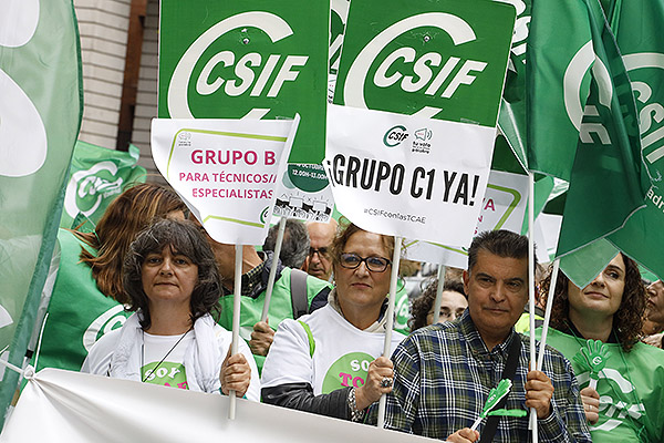 Algunos de los resposanbles de sanidad de CSIF, durante la manifestación.