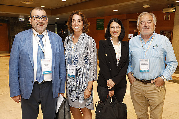 Manuel Niño Camacho, presidente del Comité Científico del Congreso; Teresa Benedito, secretaria general de SEMG; Caen García, marketing CRM Boehringer Ingelheim; Carlos Miranda, responsable del Área cardiovascular y diabetes SEMG.