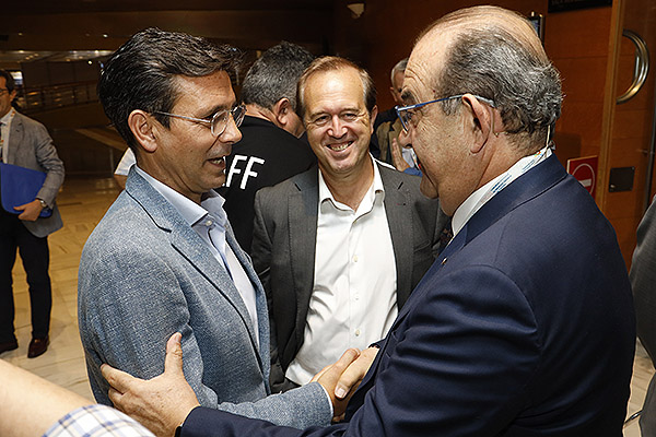 Francisco Cuenca; Diego Vargas gerente de SEMG; y Antonio Fernández-Pro.