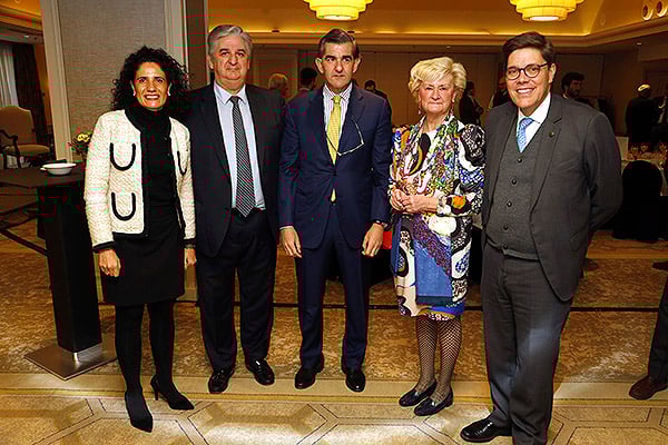Belén Sanchez, subdirectora general y directora territorial del Banco Sabadell; José Luis Delso, Institución Educativa SEK; Juan Abarca Cidón; Pilar Ferrer, periodista; y Jaime González Rodríguez , de Arpada.