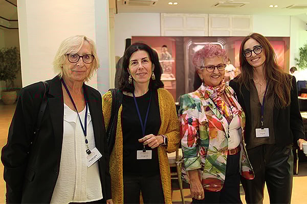 Assumpta Escarp; Laure Yvenou; María Sáinz, portavoz Adjunto del Partido Socialista en la Comisión de Sanidad del Congreso; y Sofía Perea.