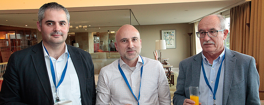 Carlos Jiménez, de GE Healthcare, Eduardo Fernández, director de Servicios de GE Healthcare y Juan Sanz, responsable de Instalaciones del Hospital de Fuenlabrada.