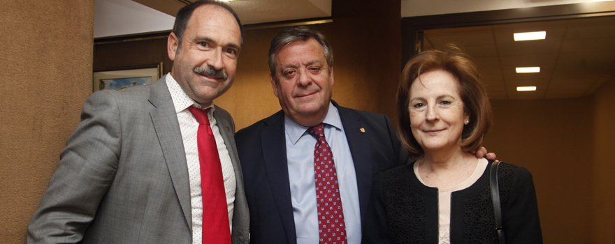 Joan Soriano, consultor científico y metodológico de Separ; Julio Ancochea, presidente de Asomega; Julia Buján Varela, vicepresidenta de Asomega.