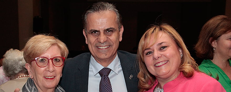 María Teresa Román, ex vocal nacional de Óptica; Manuel Ángel Galván, presidente del Colegio de Farmacéuticos de Santa Cruz de Tenerife, y María Isabel Andrés Martín.