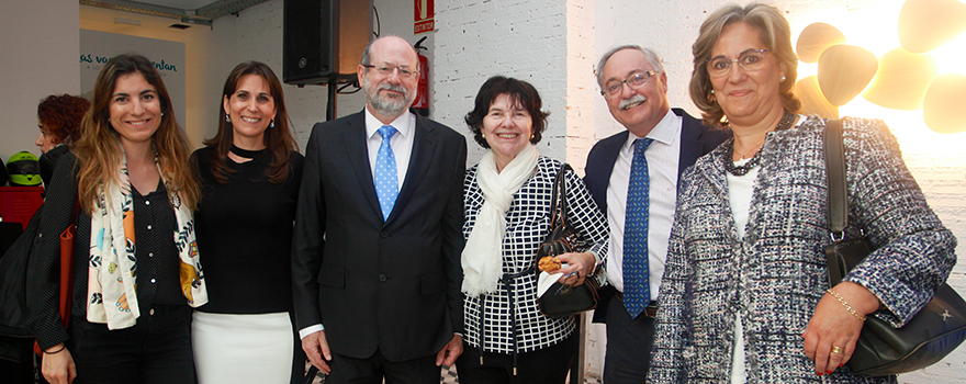 Amaya Ortiz de Salazar, farmacéutica del Consejo General de Farmacéuticos; Rosemarie Neipp López, associate Dir. Policy de Vacunas de MSD; Luis Amaro, secretario del Consejo General de Farmacéuticos; Regina Revilla; Augusto Silva, director de Market Access de MSD, y Carmen Recio, directora técnica del Consejo General de Farmacéuticos.