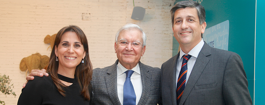 Rosemarie Neipp López; Eduardo Olier, CEO del Instituto Choiseul España, y Juan Carlos Gil Rubio.