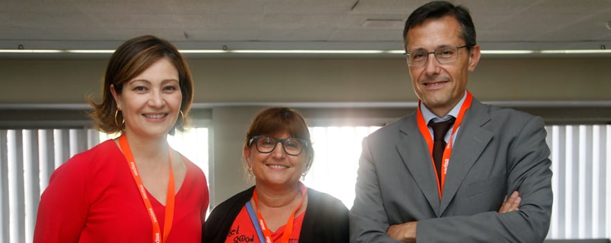 Inmaculada Ramos, directora médico de Linde Healthcare; Inma Tomás, del Sergas; y Manuel Mora, director de Hospitales de Linde.