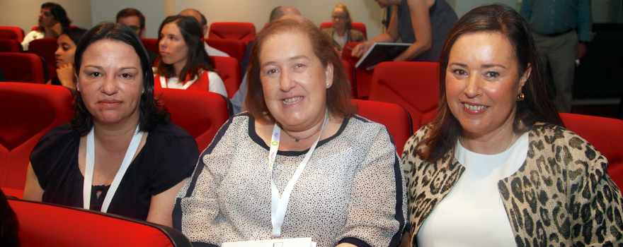 Belén González-Villamil, Isabel Tovar y Marta Fernández-Teijeiro, presidentas de los colegios de Farmacéuticos de Asturias, Murcia y Cantabria, respectivamente.