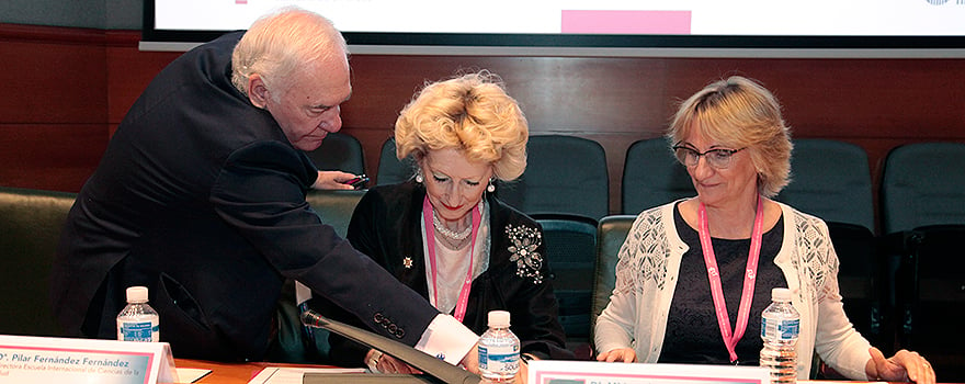 Florentino Pérez Raya; Pilar Fernández; Mª Lourdes Martínez Muñoz.