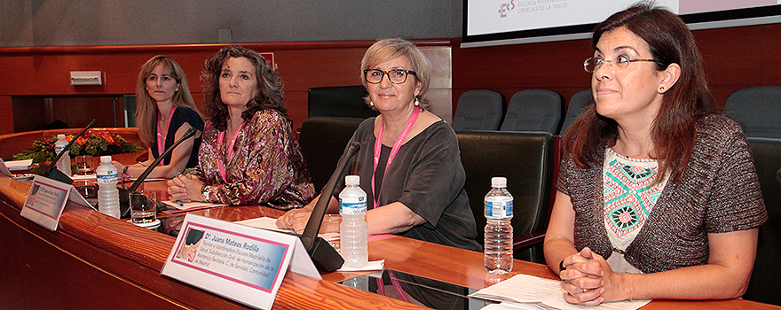 Carmen Jiménez, enfermera-técnico de la subdirección general de Continuidad Asistencial; María Soledad Ochandorena, directora Asistencial Enfermera Noroeste; María Jesús Alcázar, directora de Enfermería del Hospital Universitario Infanta Sofía; Juana Mateos Rodilla, técnico y coordinadora de la Escuela Madrileña de Salud.