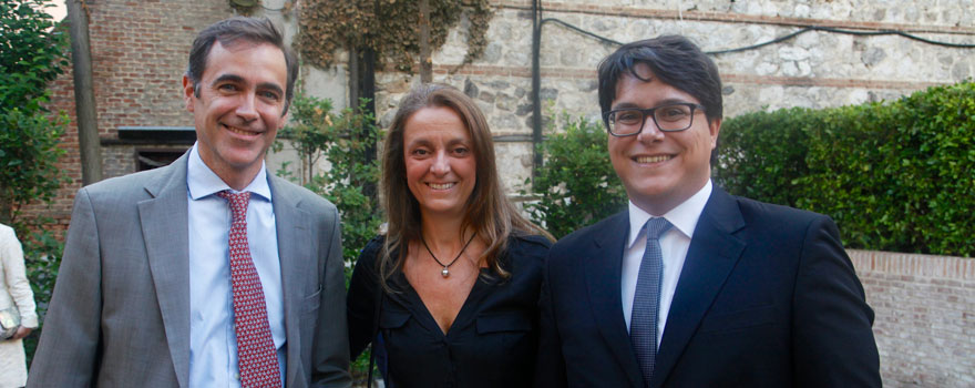 Ana Ojanguren, directora de RRII de Abbot; Ramon Taix, director general de Nutrición de Abbott; Javier Leo, redactor jefe de Redacción Médica.