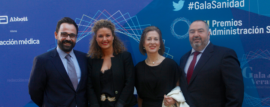 Eduardo Ortega, redactor de Redacción Mëdica; Ana de Mora, de Abbott Nutrición, y Lina Ruíz y Justo Moreno, de Novartis Oncology.