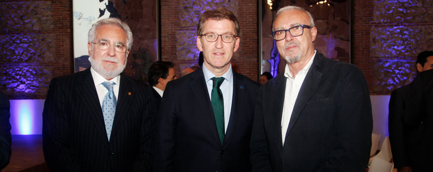 Miguel Ángel Santalices, presidente del Parlamento de Galicia; Alberto Núñez Feijoo, presidente de Galicia, y Benjamín Pérez, de Iberdrola