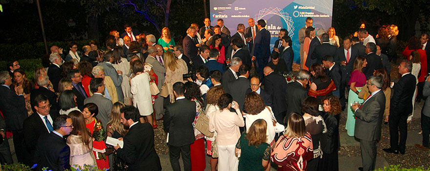 Foto del ambiente durante el cocktail tras la entrega de premios. 