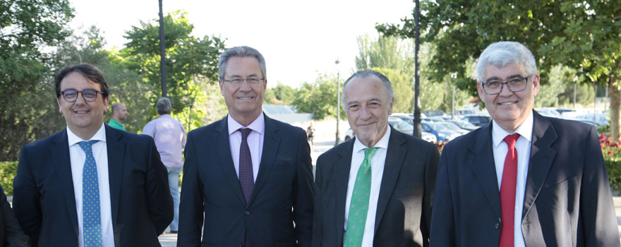 José María Vergeles, Ricardo Campos, secretario general de Sanidad del Ministerio; José María Pino y Justo Herrera, subsecretario de Sanidad del Ministerio.