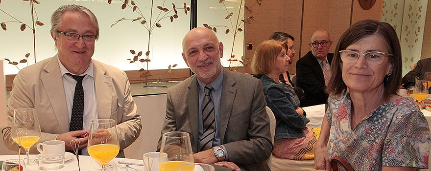 Ricardo García Mira, portavoz de Cambio Climático del Grupo Socialista del Congreso; Rodrigo Gutiérrez, director general de Ordenación Profesional del Ministerio de Sanidad; y Pilar Aparicio, directora general de Salud Pública, Calidad e Innovación.