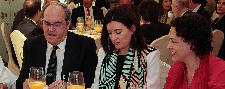 Ángel Gabilondo, portavoz socialista en la Asamblea de Madrid; Carmen Montón; y Magdalena Valerio. 