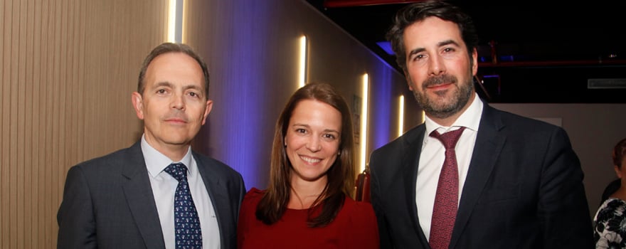 Luis Manuel González, director de Recursos Humanos de Roche, y María López y Paulo Gonçalves, del Boston Consulting Group. 