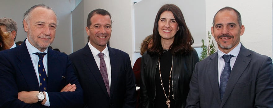 José María Pino; Jesús Herrera, responsable de relaciones institucionales de Roche; Mónica Palomanes, y José María Gómez Andaluz, director regional de Roche.