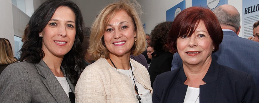 Esther Gutiérrez, consejera de Educación de Extremadura; Catalina Paredes, diputada del PSOE en la Asamblea de Extremadura, y Ángela Camacho, portavoz del PSOE en la Asamblea de Extremadura.