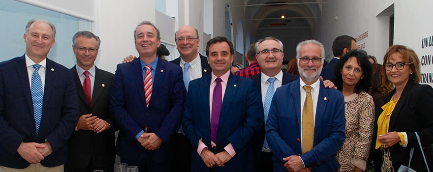 Representantes de los colegios de médicos de Badajoz y Cáceres y del colegio de Veterinarios de Badajoz.