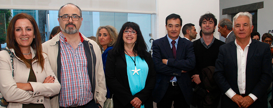 Eva Sosa Gil, responsable sociosanitaria de Cocemfe Badajoz; Manuel Carretero, asociación de médula ósea; Virtudes Carrasco, presidenta de la Asociación de Médula Ósea; Jesús Gumiel, presidente de Cocemfe Badajoz; Ismael Tovar, técnico de estimulación musical de Cocemfe Badajoz, y Modesto Díaz, delegado regional de Feder Extremadura.