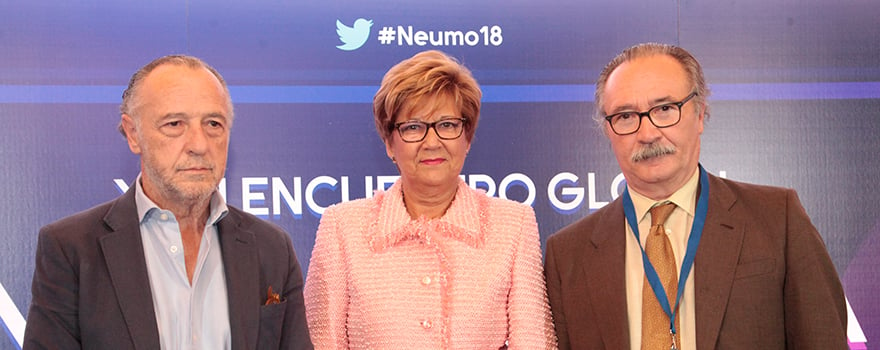 José María Pino, presidente de Sanitaria 2000; Manuela Plaza Nieto, gerente de Salud de Área de Salamanca; y Carlos Jiménez Ruiz, presidente de Separ.